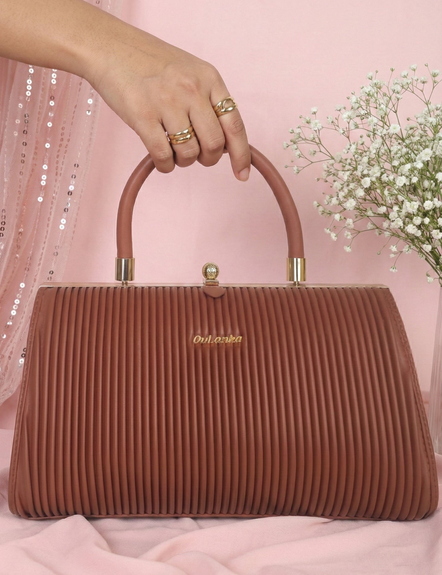 THE "CRIMSON KISS" CLUTCH