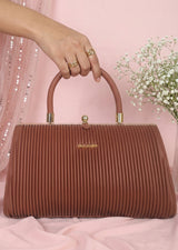 THE "CRIMSON KISS" CLUTCH